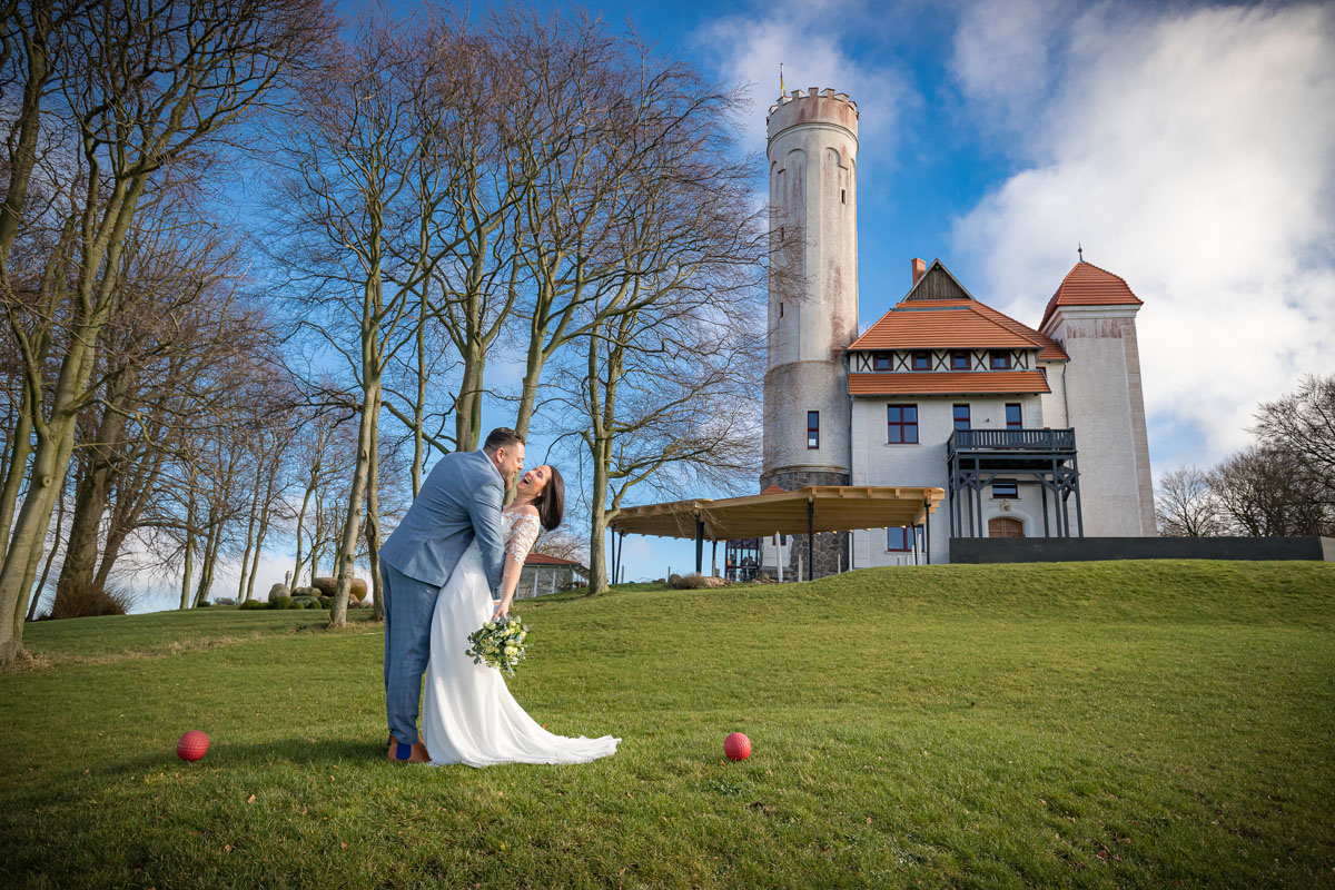 Brautpaarshooting am Valentinstag auf Schloss Ranzow auf Rügen